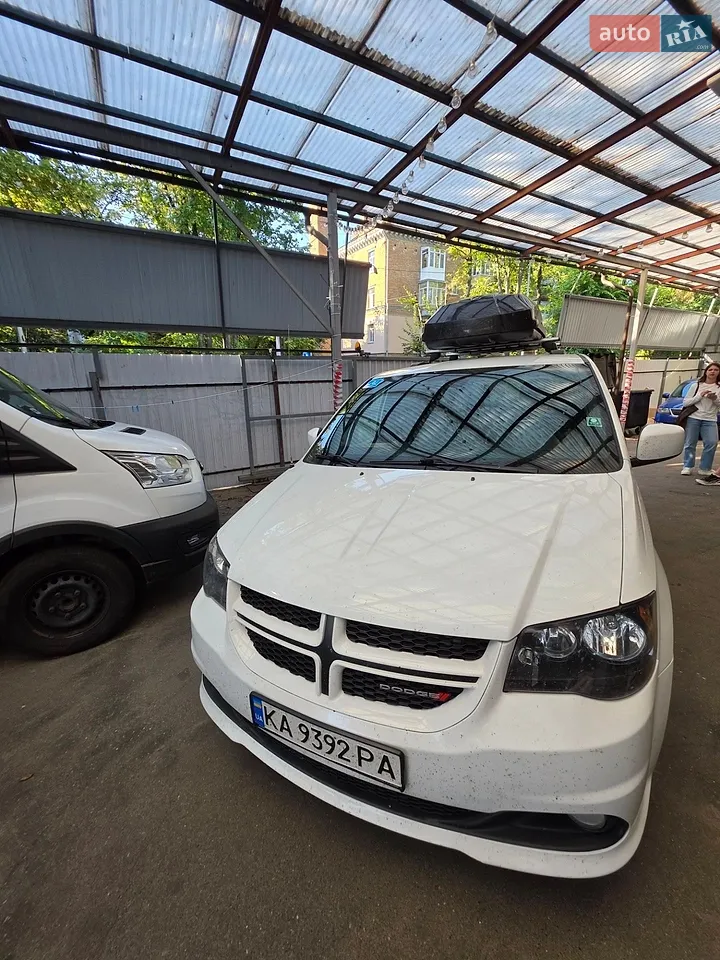 2019 Dodge Caravan - мініатюра 2