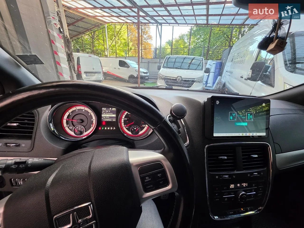 2019 Dodge Caravan - фото 1