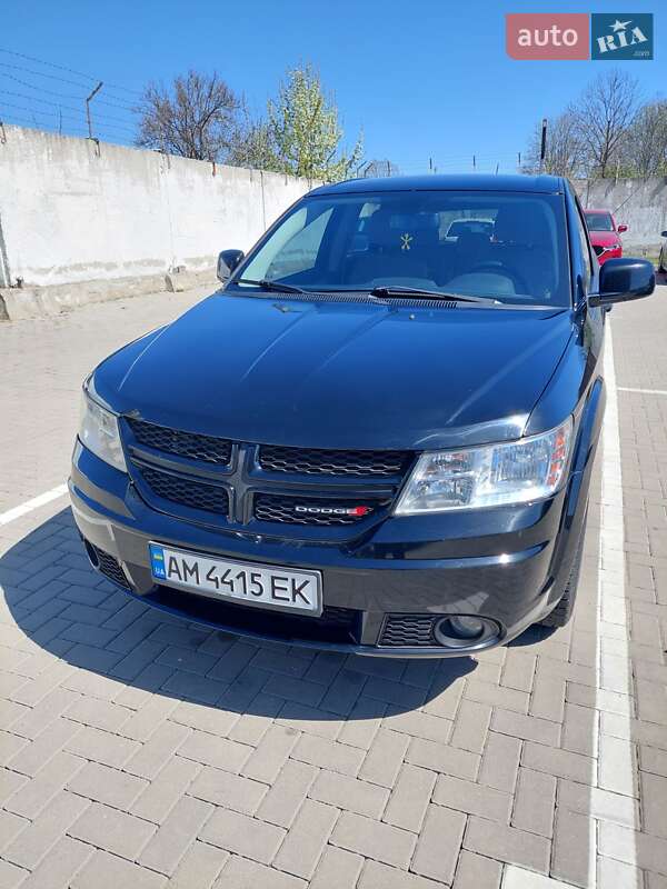 Позашляховик / Кросовер Dodge Journey