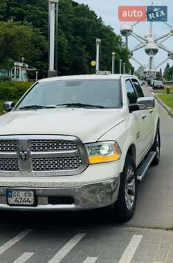 Dodge RAM 1500  2015