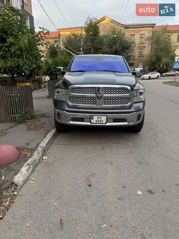 Пикап Dodge RAM 1500
