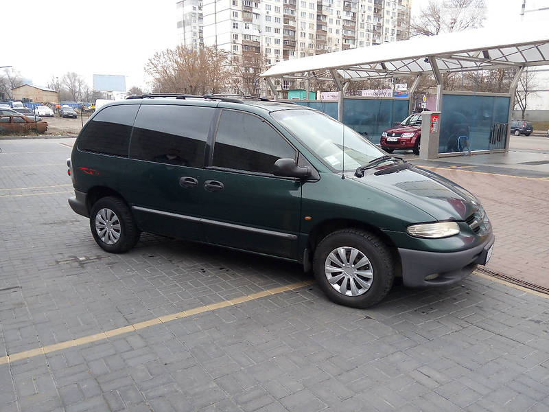 Dodge Ram Van 1998 года