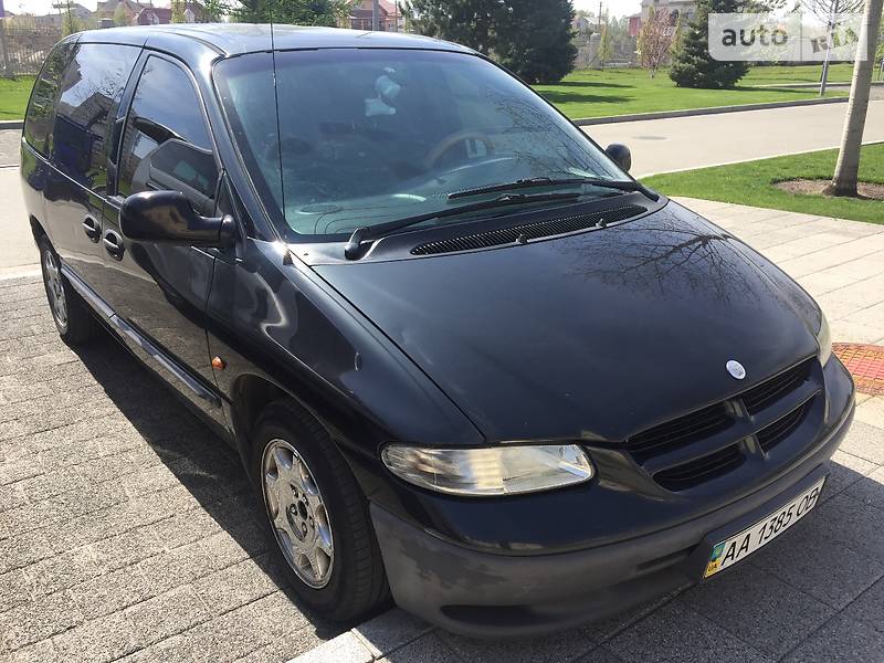 Dodge Ram Van 2000 года