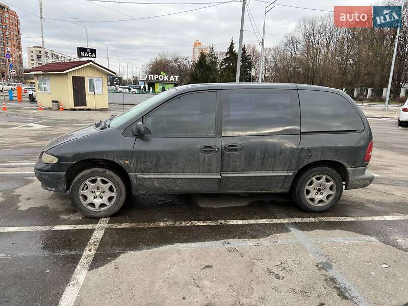 Мінівен Dodge Ram Van 2000 в Києві
