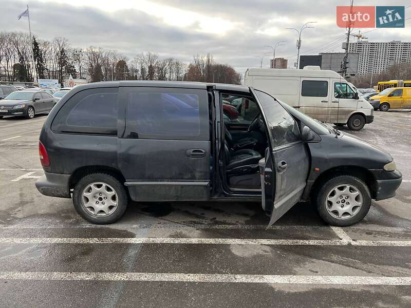 Мінівен Dodge Ram Van 2000 в Києві