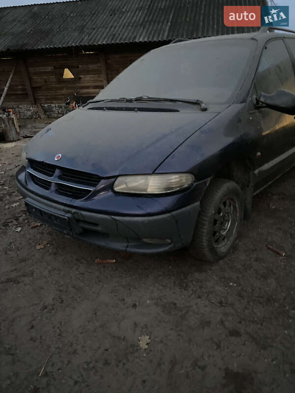 Минивэн Dodge Ram Van 1998 в Сарнах Минивэн Dodge Ram Van 1998 в Сарнах