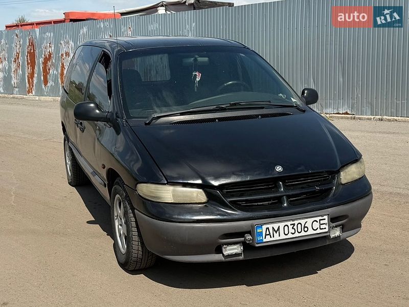 Мінівен Dodge Ram Van 2000 в Києві
