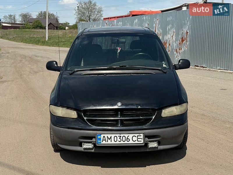 Мінівен Dodge Ram Van 2000 в Києві
