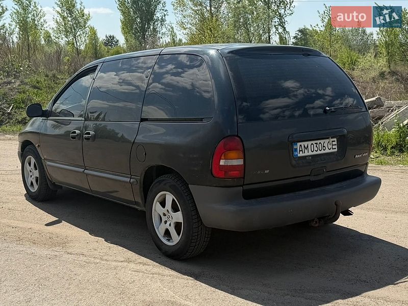 Мінівен Dodge Ram Van 2000 в Києві