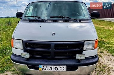 Минивэн Dodge Ram Van 2002 в Киеве