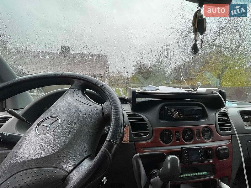Мінівен Dodge Sprinter
