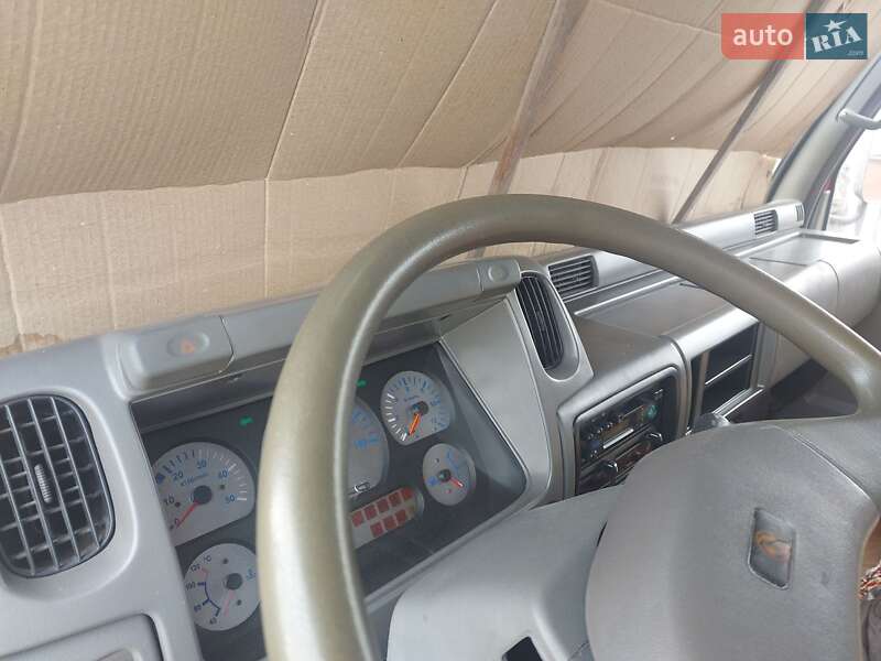 Грузовой фургон Dongfeng DF-47 2006 в Боярке