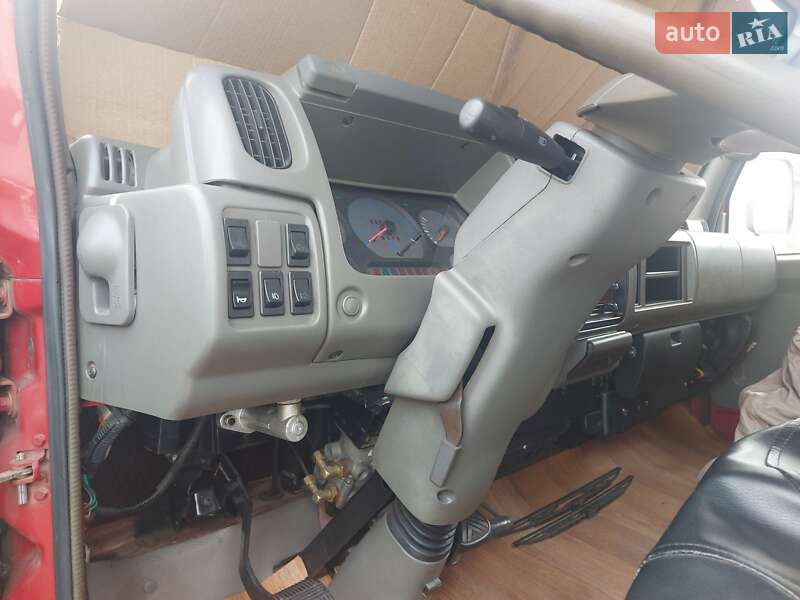 Грузовой фургон Dongfeng DF-47 2006 в Боярке