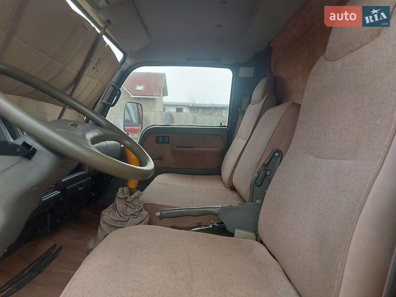 Грузовой фургон Dongfeng DF-47 2006 в Боярке