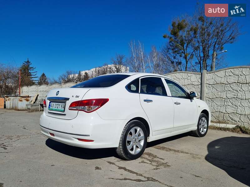 Седан Dongfeng E11K