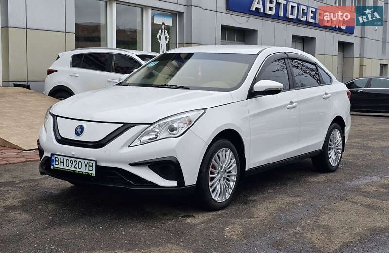 Dongfeng S50