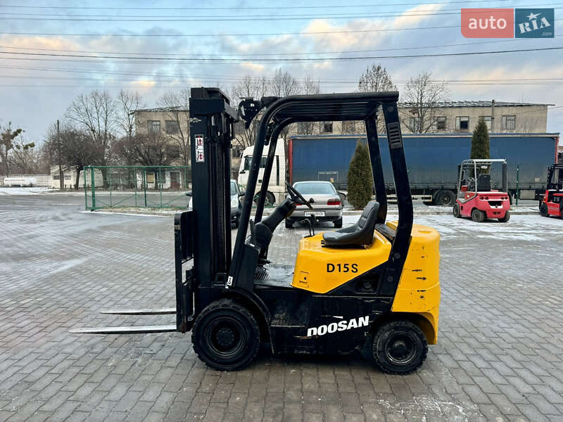 Doosan D