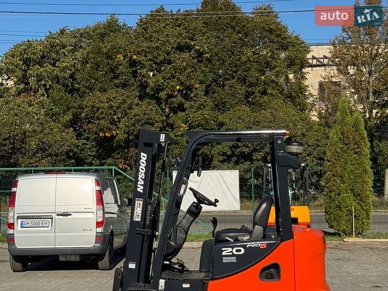 Вилочный погрузчик Doosan D