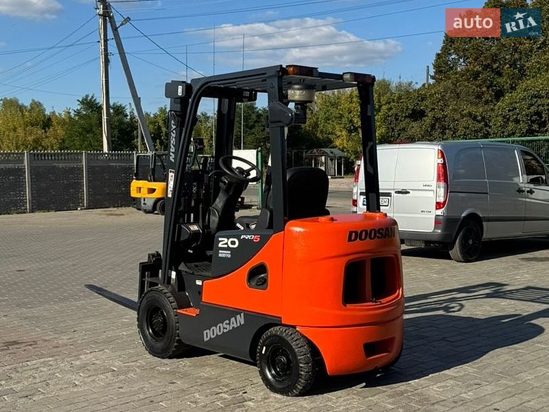 Вилочный погрузчик Doosan D 2007 в Радомышле