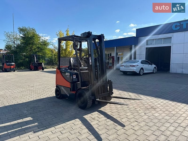 Вилочный погрузчик Doosan D 2007 в Радомышле