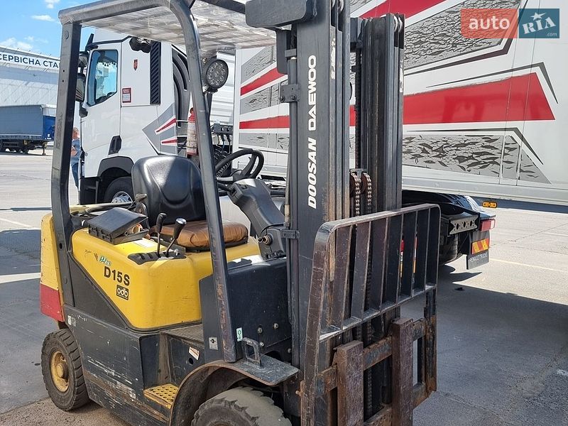 Вилочний навантажувач Doosan DL