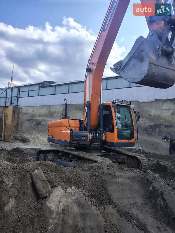 Гусеничний екскаватор Doosan DX 200A