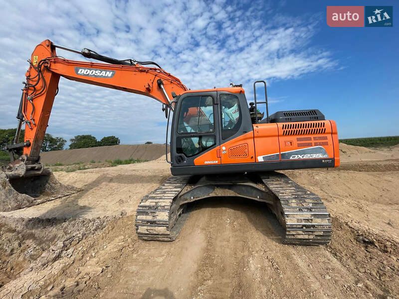 Гусеничний екскаватор Doosan DX 235LCR