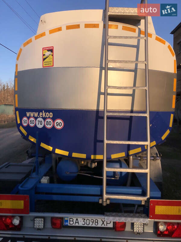 Цистерна напівпричіп Dromech CNK 2002 в Кропивницькому