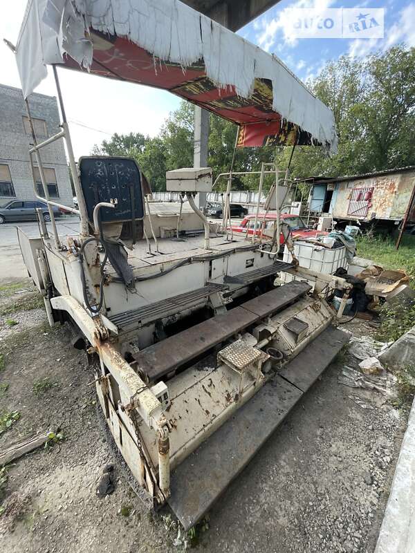 Асфальтоукладчик ДС 143 1993 в Харкові