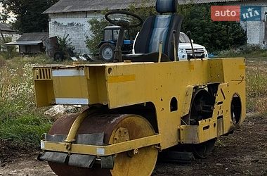 Дорожній каток ДУ 54 1985 в Кельменцях