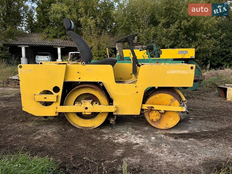 Дорожній каток ДУ 54 1985 в Кельменцях