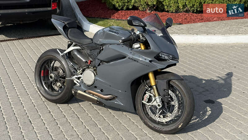 Спортбайк Ducati 1299 Panigale S