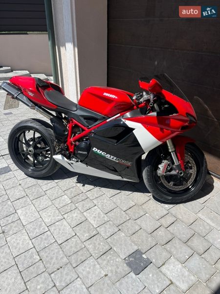Мото Ducati 848