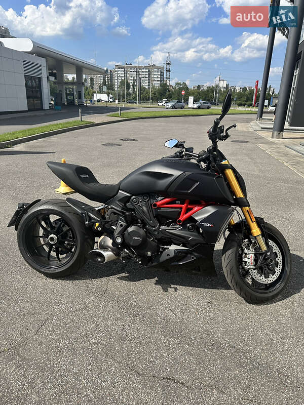 Мотоцикл Без обтекателей (Naked bike) Ducati Diavel 1260S
