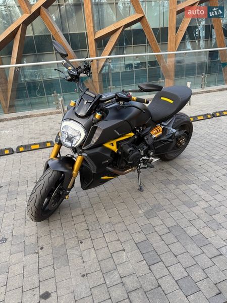 Мотоцикл Классик Ducati Diavel 1260S