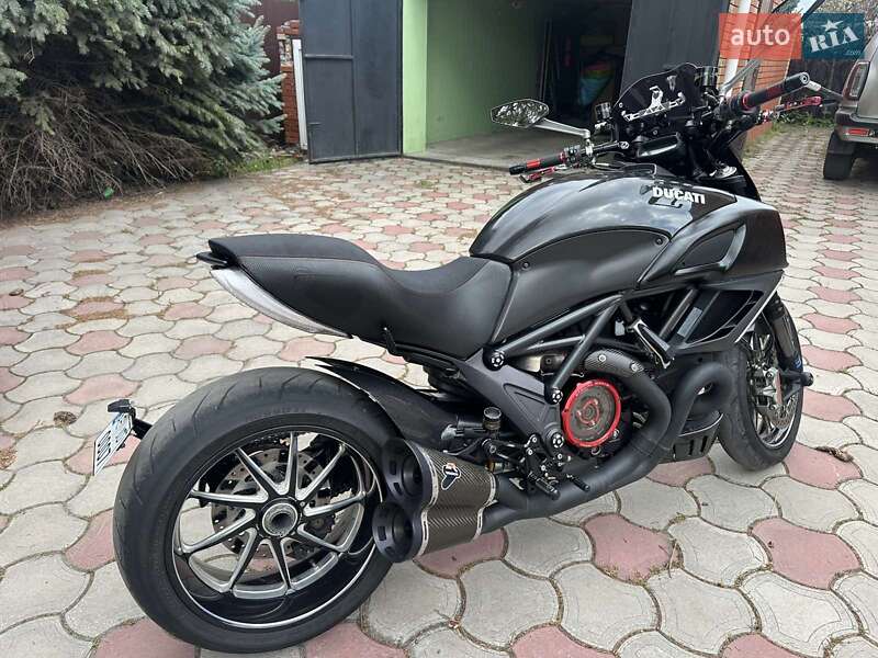 Ducati Diavel Carbon
