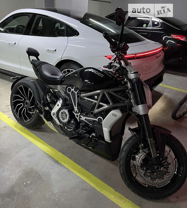 Мотоцикл Классік Ducati Diavel