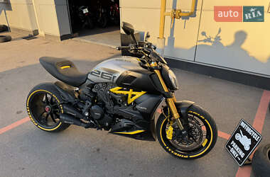 Ducati Diavel 2022