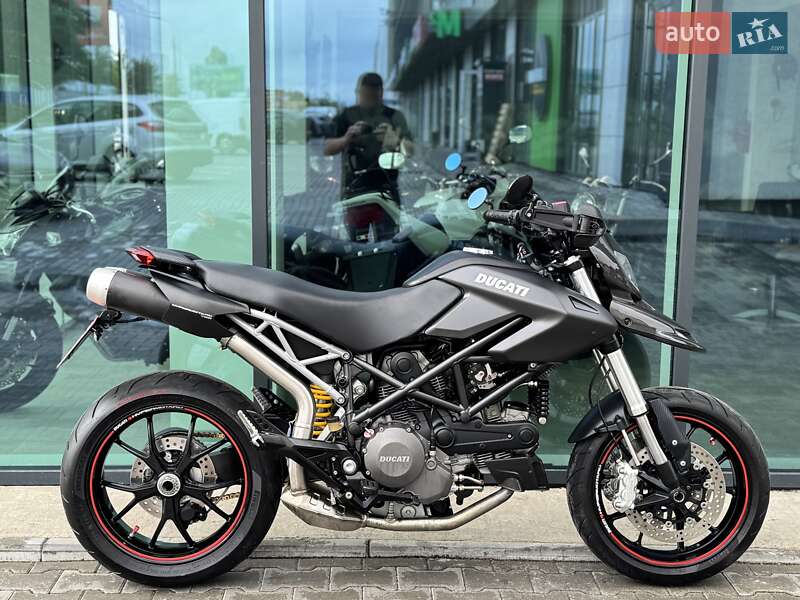 Ducati Hypermotard 796