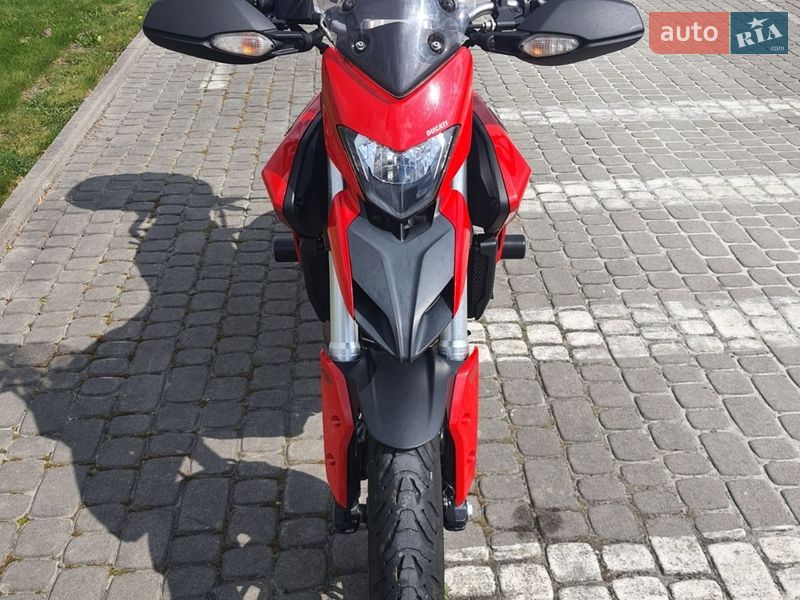 Мото Ducati Hyperstrada