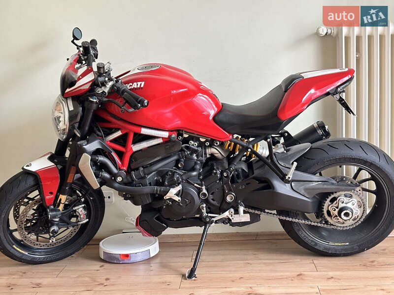 Мотоцикл Без обтікачів (Naked bike) Ducati Monster 1200