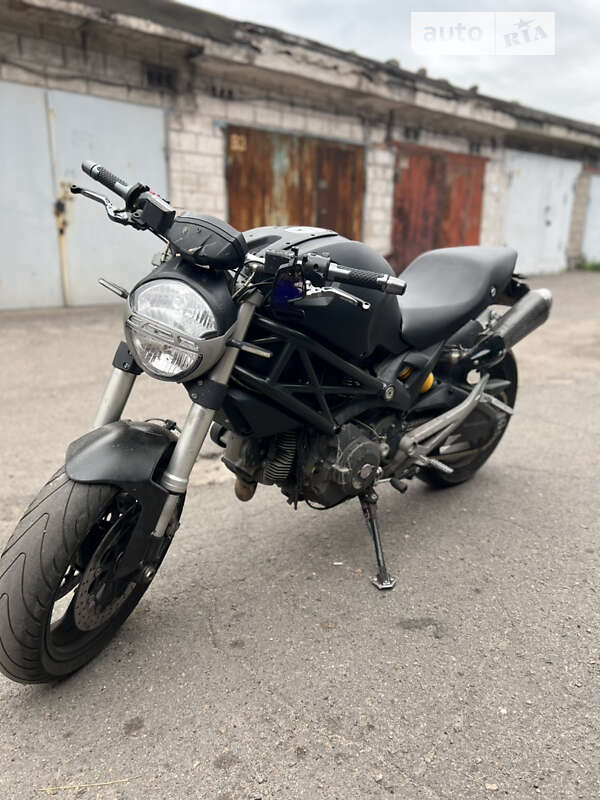 Мотоцикл Классик Ducati Monster 696