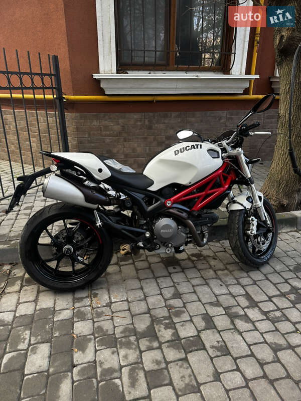 Ducati Monster 796