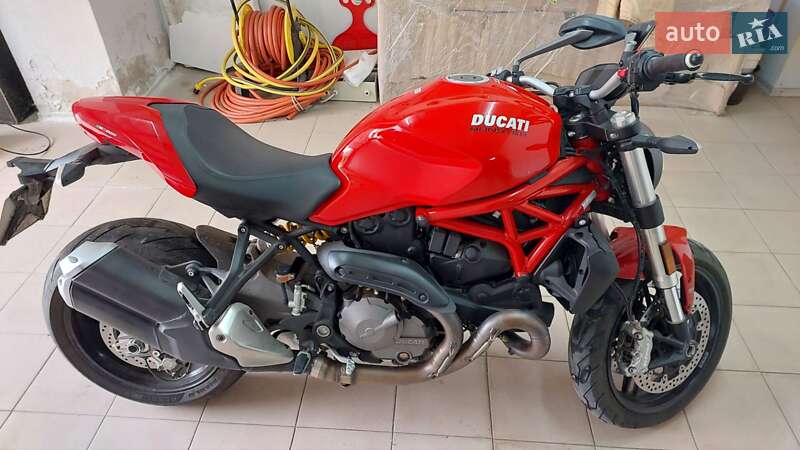 Ducati Monster 821