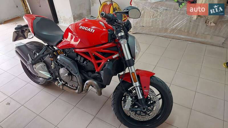 Мото Ducati Monster 821