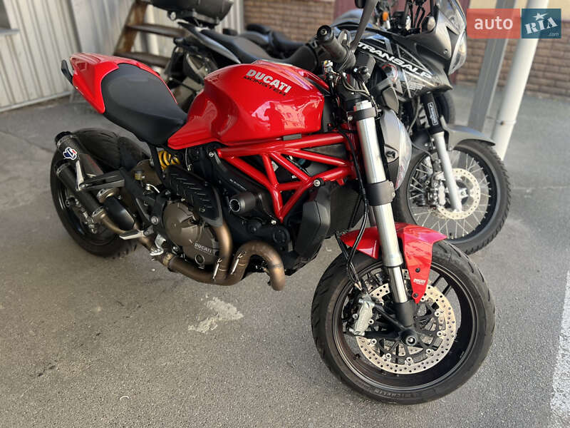 Мотоцикл Без обтекателей (Naked bike) Ducati Monster 821