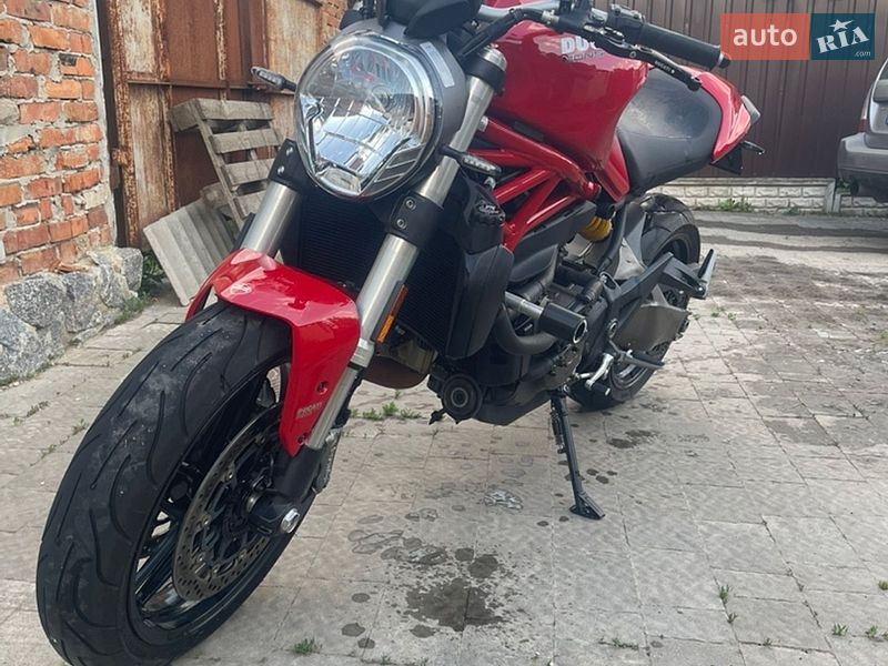 Ducati Monster 821