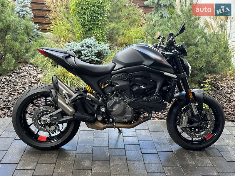 Мото Ducati Monster 937