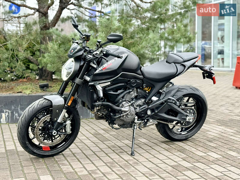 Ducati Monster Plus 937