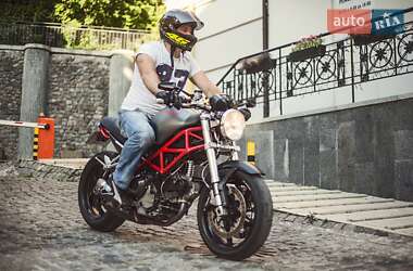 Ducati Monster strit 2008